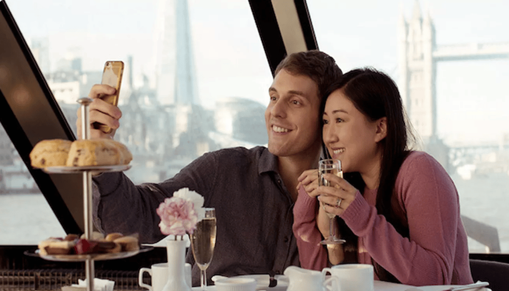 cruise with afternoon tea in London